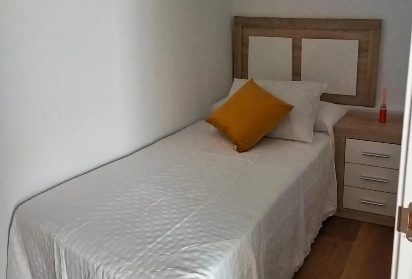 Apartamento Sin Cocina 加的斯 0*,  西班牙